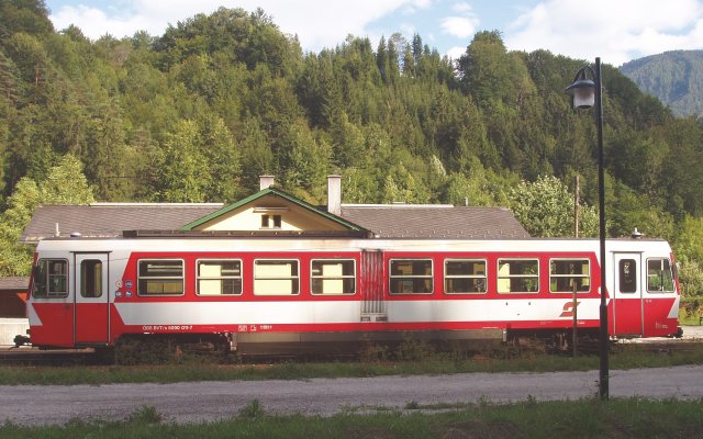 Vu de profil du 5090.11 en gare d'Opponnitz sur l'Ybbstalbahn