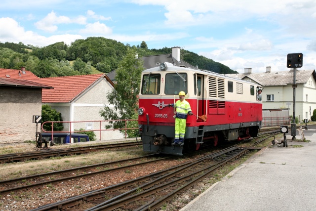 La 2095.05 manoeuvre à l'entrée du plateau de voie de Waidhofen