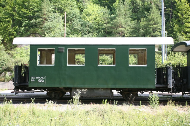 La Bi 3860 de l'ÖGLB est en tête de la rame