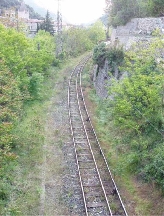 La courbe à la sortie de Villefranche montre l'état de la voie