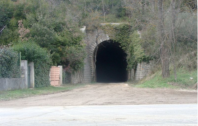 Varages tunnel entrée est - copie.png