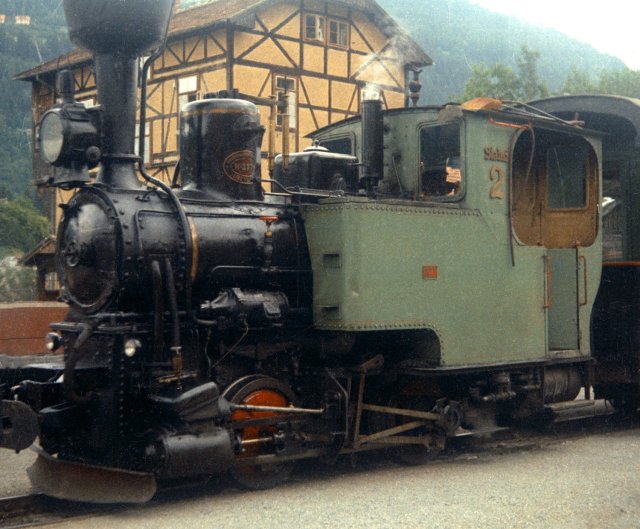 La Stainz 2 en tête d'un train en gare de Mureau en 1971