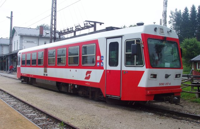 Le « Triebwagen » 5090 017 en gare de Mariazell