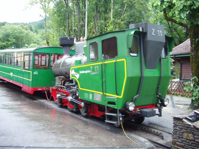 La Z11 (999.011) en livrée verte en cours de ravitaillement en gare de St. Wofgang